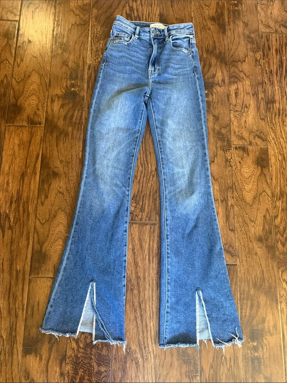 Hidden Split-Hem Flare Jeans, size 24